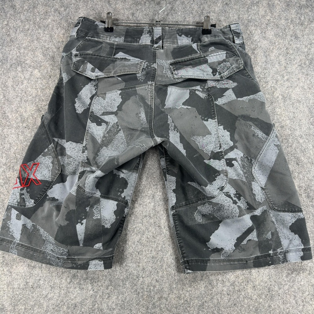 Fox Racing Cargo Shorts Mens 32 Gray Camo 12 In Inseam Lined Casual Outdoor - Picture 8 of 13